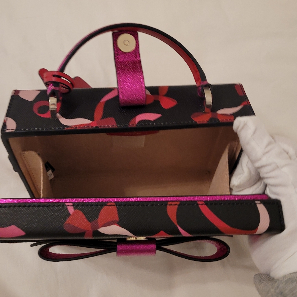 Kate Spade Wrapping Party Gift Box Crossbody - Picture 5 of 11